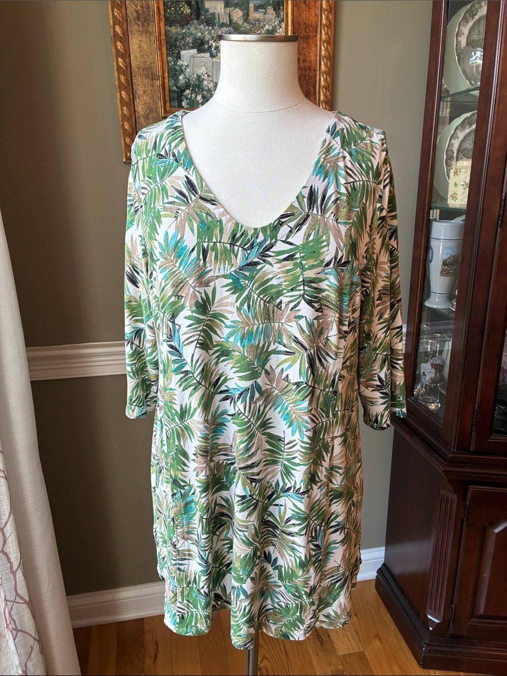 J. Jill Wearever Collection Palm-Print V-Neck Tunic Size Medium